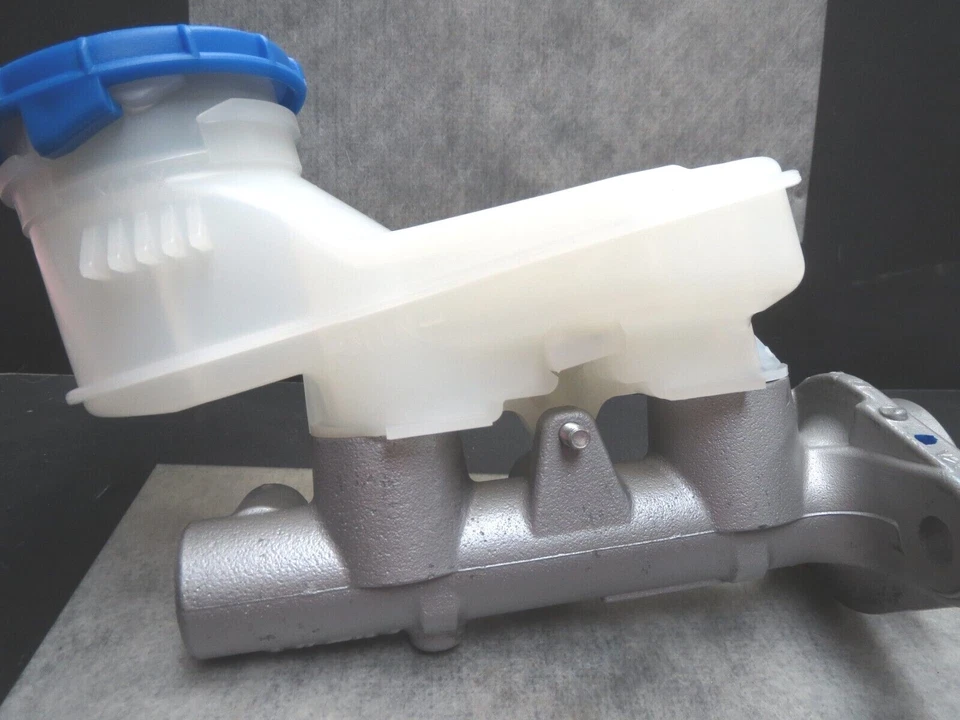 Brake Master Cylinder for 2001-2005 Honda Civic Made in Japan - Ships Fast! - Image 2 of 4