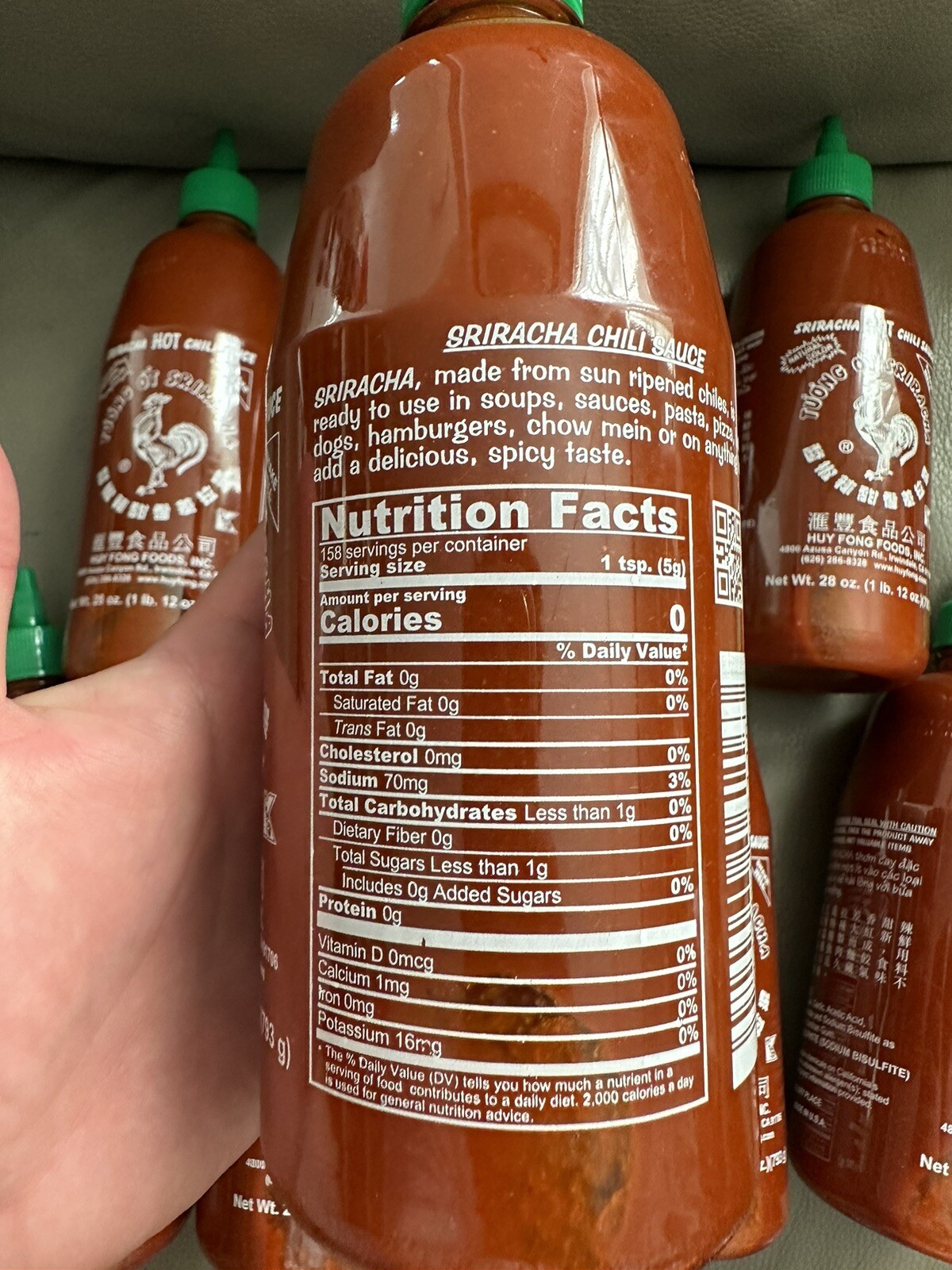 Huy Fong Sriracha Hot Chili Sauce, 28 oz Exp 6/25 * Lot of 8 *FAST SHIP
