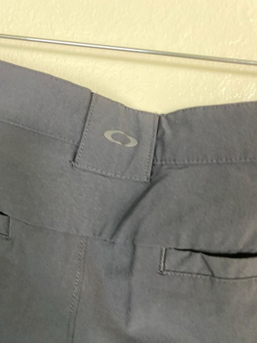Oakley Herren Schwarz Golfshorts Größe 38 Chino Performance Neutral Outdoor 10" - Bild 14 von 16