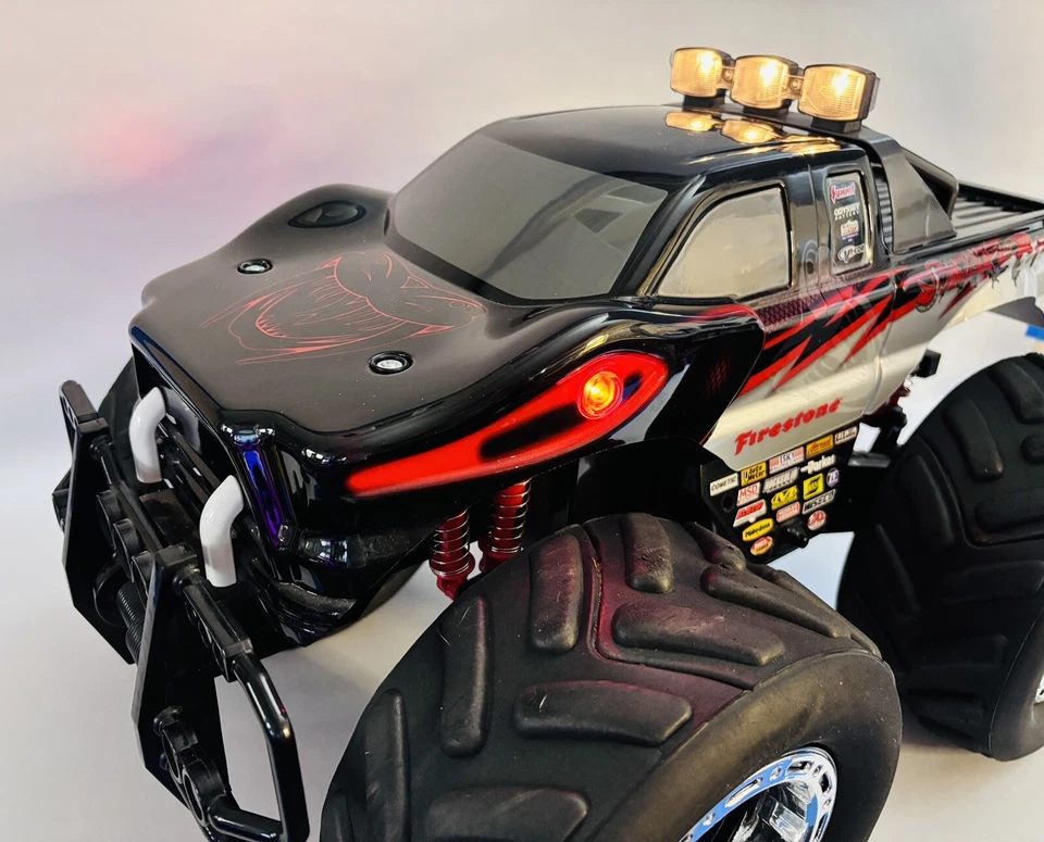 2012 Toys R Us Exclusive 1:8 Scale SNAKE BITE RC Monster Truck by Fast Lane R/C - Image 4 of 4