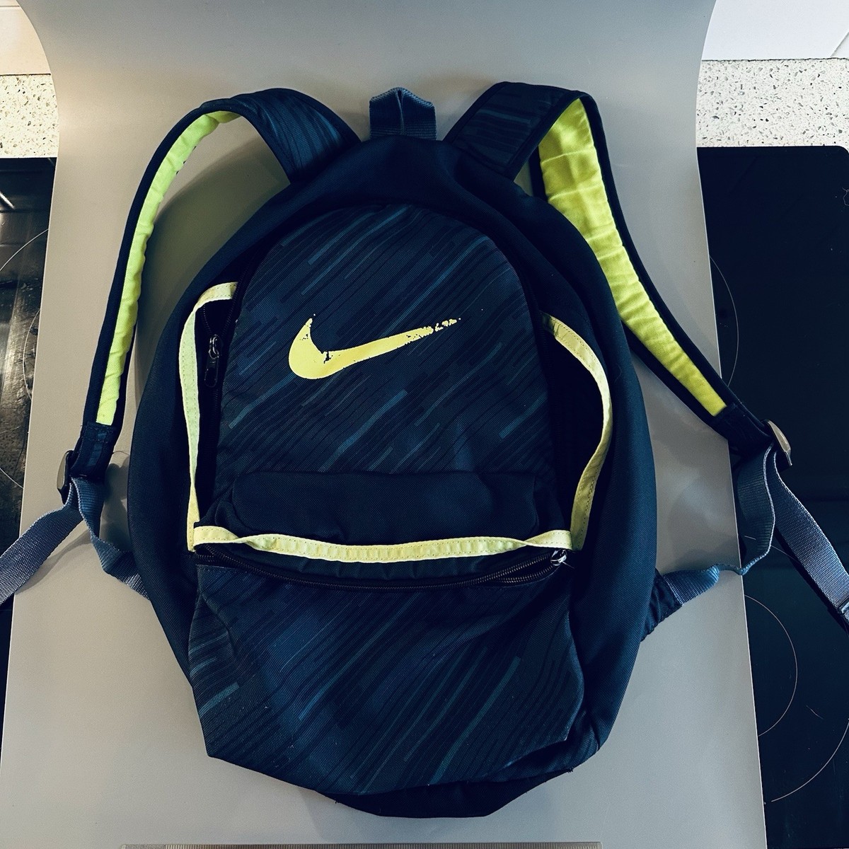 highlighter yellow nike backpack Kids' Elemental Burnt Sunrise Built for ballers who need to carry everything from the court to away games Nike Just Do It Mini
