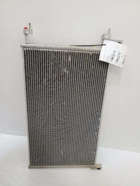 1999-2014 GMC SIERRA 2500 PICKUP 6.0L AC Condenser 99-14 - Image 4 of 4