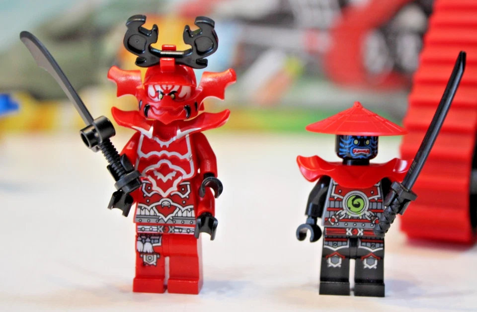 Lego 70504 Ninjago: Garmatron con piezas / 2 mini figuras / Manual / Caja ver descripción Foto 3 de 4