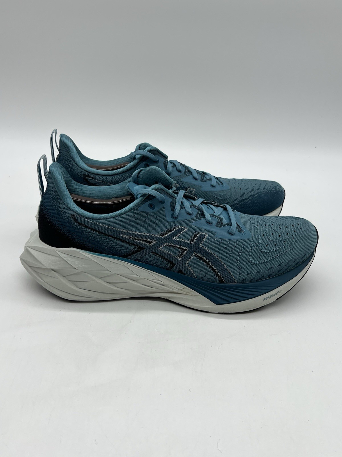 Asics Novablast 4 Men’s Size 11.5 Blue Teal Evening Teal Running Sneakers Shoes.