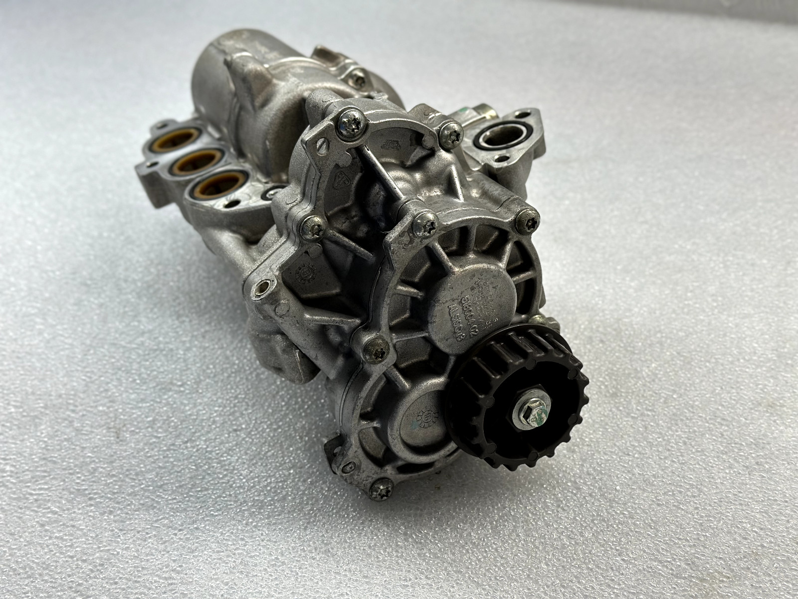 McLaren 720 Engine Oil Pump 14FA030CP OEM  used 19K mi