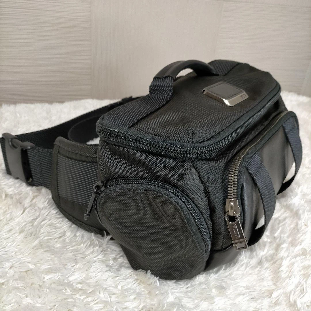 TUMI Newport Utility Poch Body Bag Nylon Leather Black | eBay