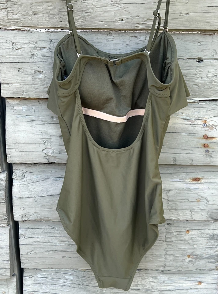 Suite de baño Old Navy para mujer talla mediana de una pieza con volantes cuadrados Hunter Pines Foto 4 de 4