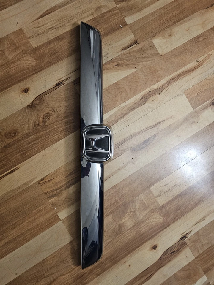 2007-2011 Honda CR-V tampa traseira porta-malas tampa acabamento cromado tira de moldagem fabricante de equipamento original - Imagem 2 de 4