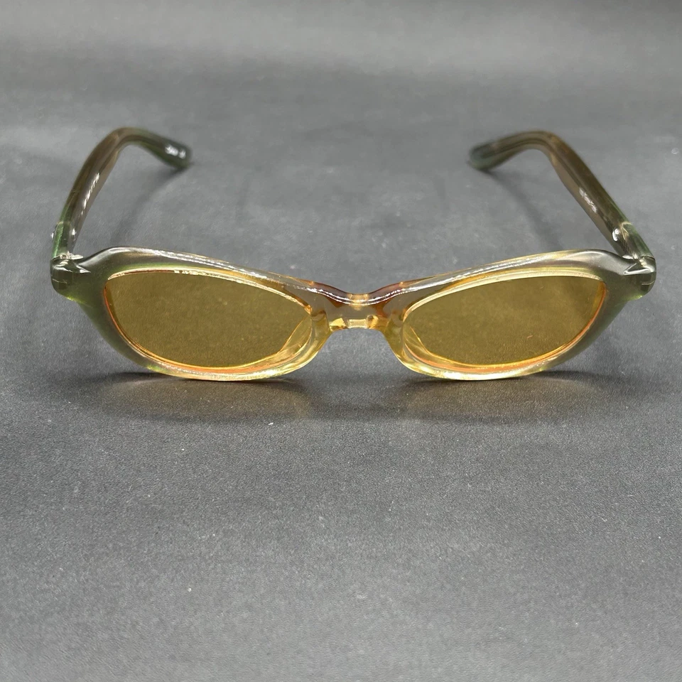 Gafas de sol Smith Izzy de colección verde desvanecido con lentes amarillas Petite 45-18-138 usadas Foto 2 de 4