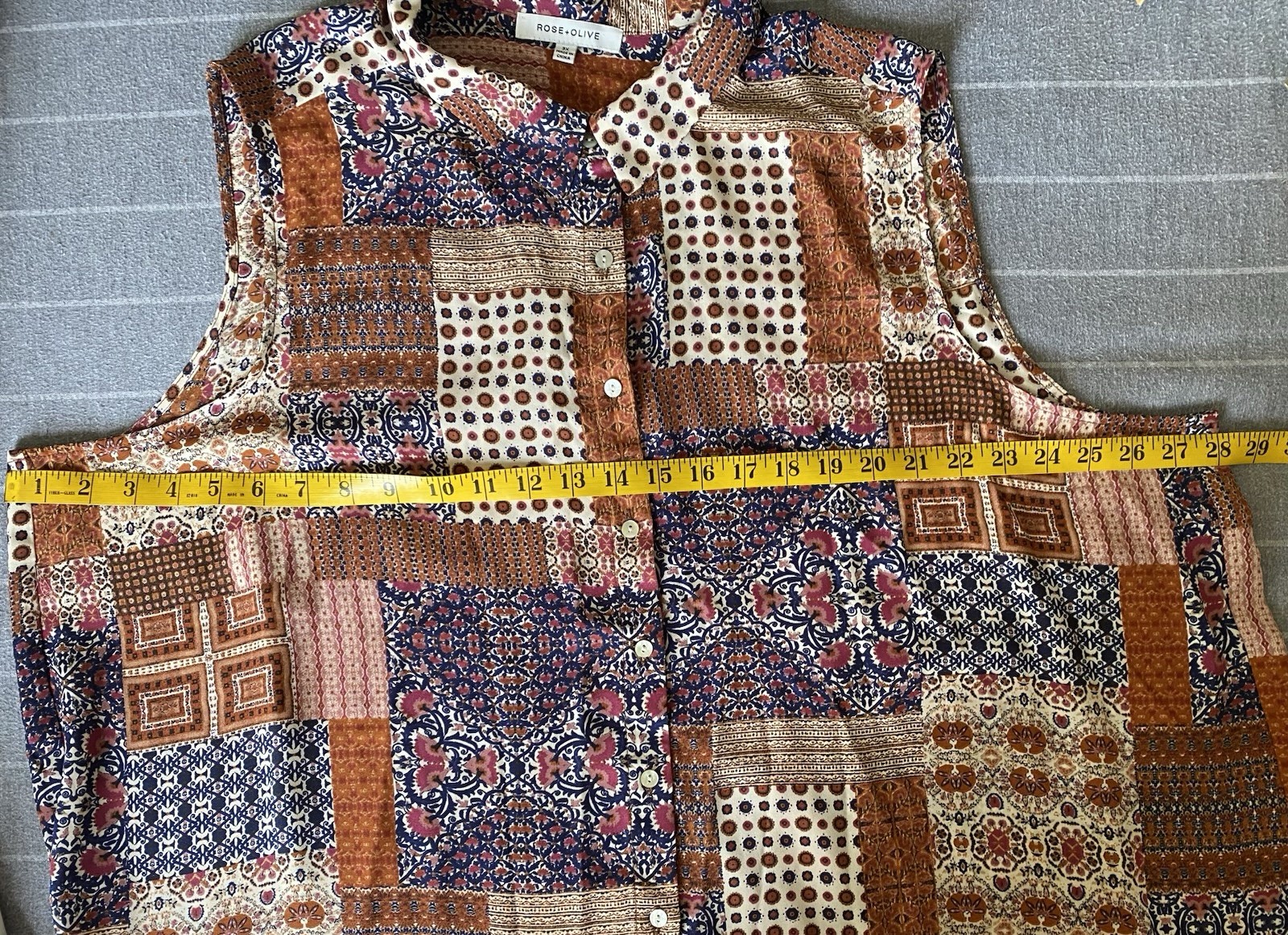 Rose + Olive Sleeveless Patchwork Button Up Top P… - image 9