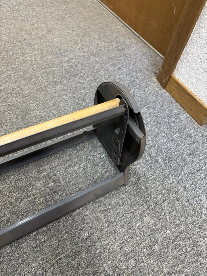 Vintage 24” Bulman Horizontal Paper Roll Cutter Dispenser Spring Loaded Metal Foto 2 de 4