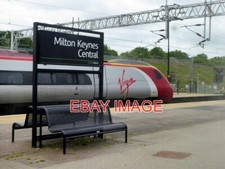 PHOTO  VIRGIN TRAINS PENDOLINO AT MILTON KEYNES CENTRAL