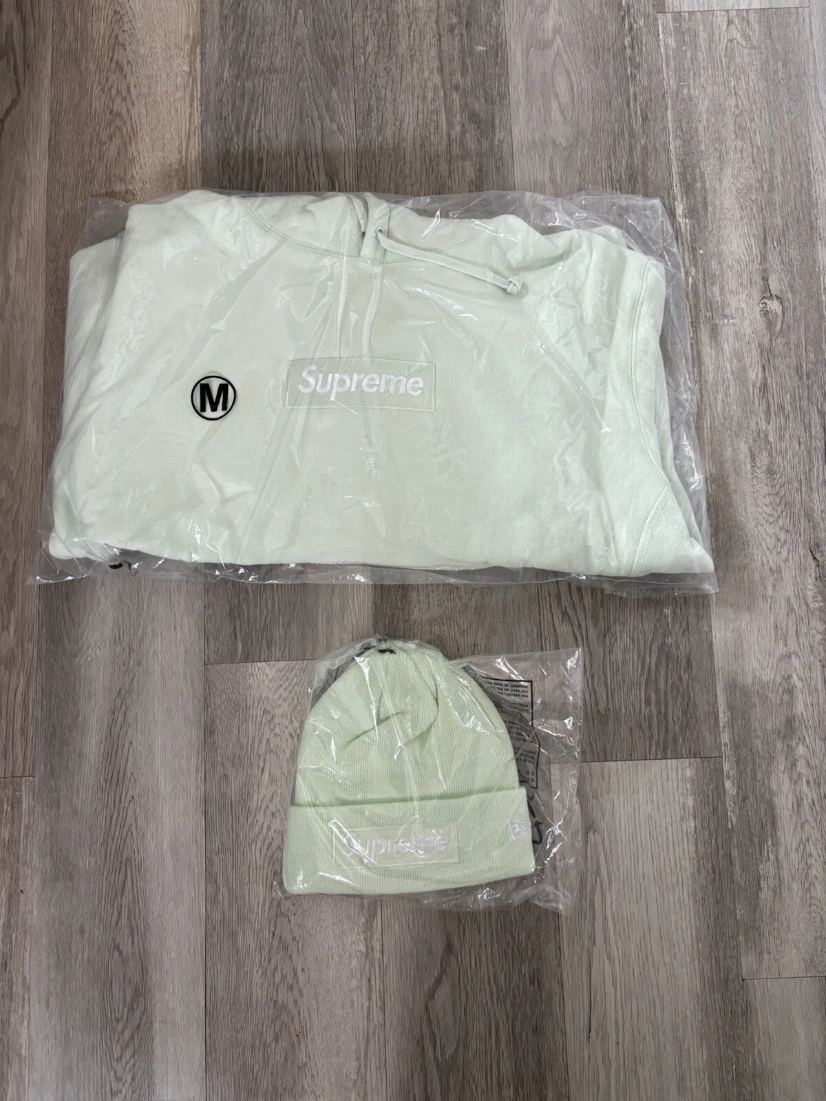 Sweat à capuche logo Supreme Box vert clair FW23 taille moyenne ensemble avec chapeau beanie neuf