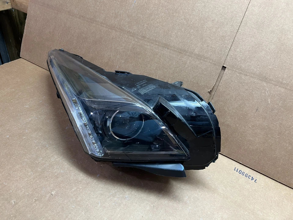 OEM 2016 2017 2018 2019 CADILLAC CTS-V FARO XENÓN CTS V LADO DERECHO DERECHO DERECHO Foto 2 de 4