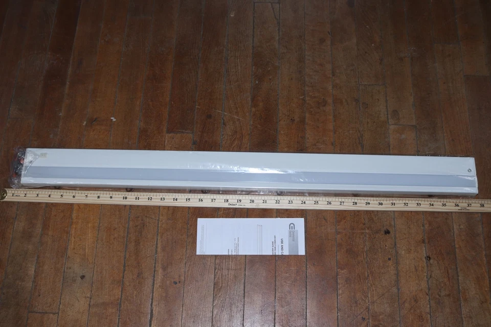 Luz LED Comercial Eléctrica Regulable Bajo Armario Aluminio Blanco 120V 36" Foto 4 de 4