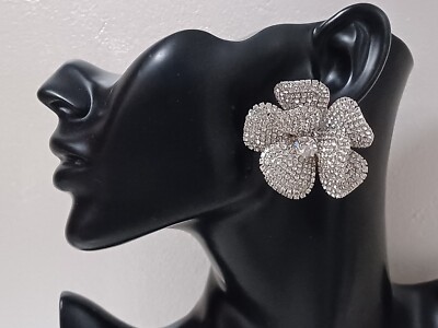 Alessandra RICH - Ohrclips ''Camelia'' Kristallblumen in 3D.