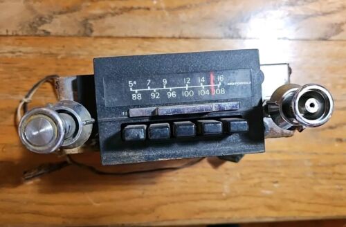 Vintage Motorola 5F2RFM7 FM Radio Automotive Car Truck Van In Dash UNTESTED