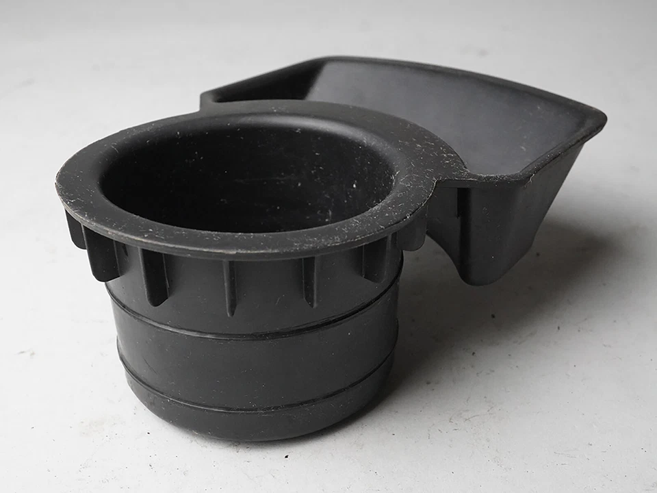 2011 - 2017 Ford Fiesta Cup Holder Floor Console Center Rear Ae8378046b94a Oem Foto 4 de 4