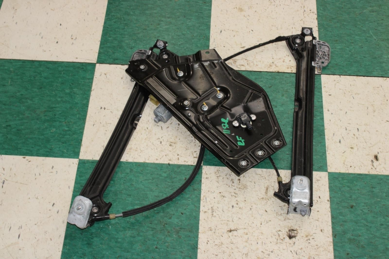 Maserati Ghibli 2014-2022 Right Window regulator