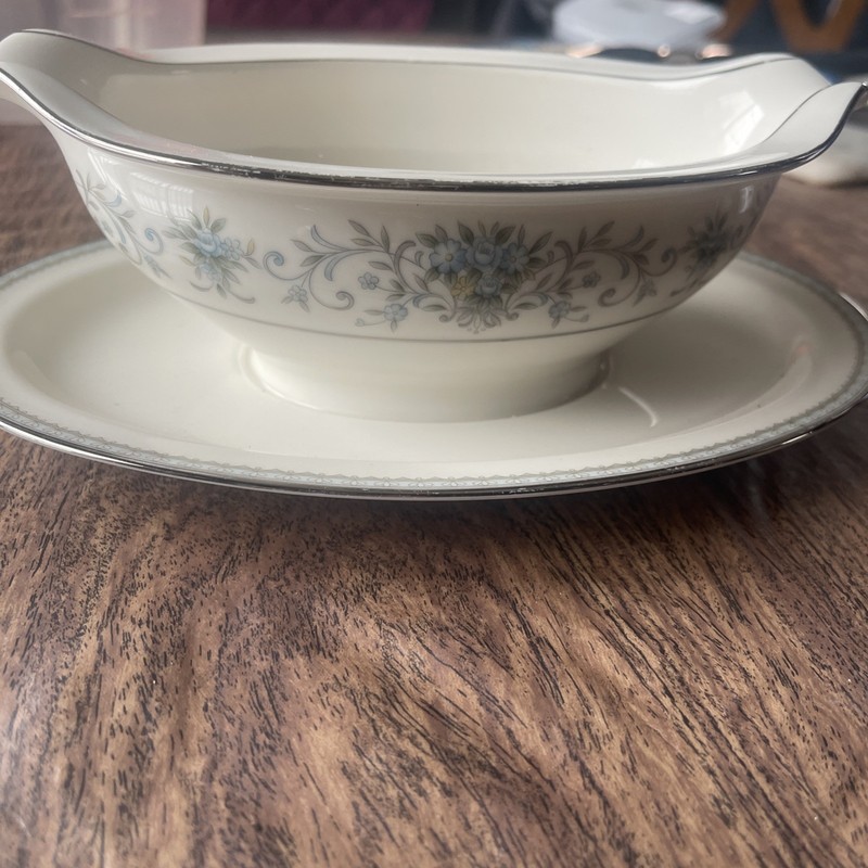 Carico “Tivoli” Gravy Boat & Underplate #7954 Fine China Made in Japan Vintage