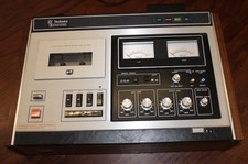 LETTORE-REGISTRATORE MUSICASSETTE TECHNICS RS 276 US