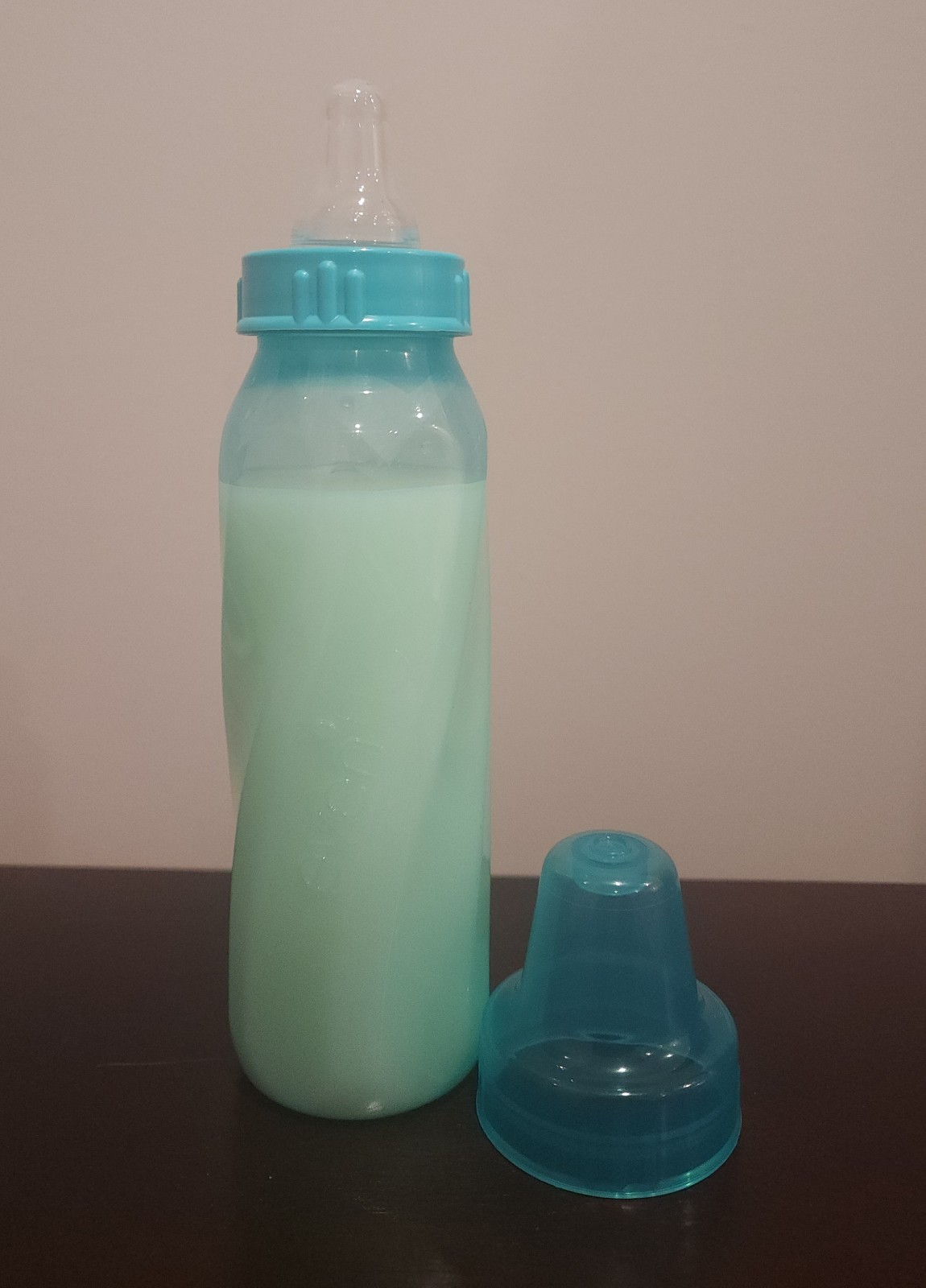 Evenflo 8oz Green Sealed Baby Bottle With Faux Fake Milk For