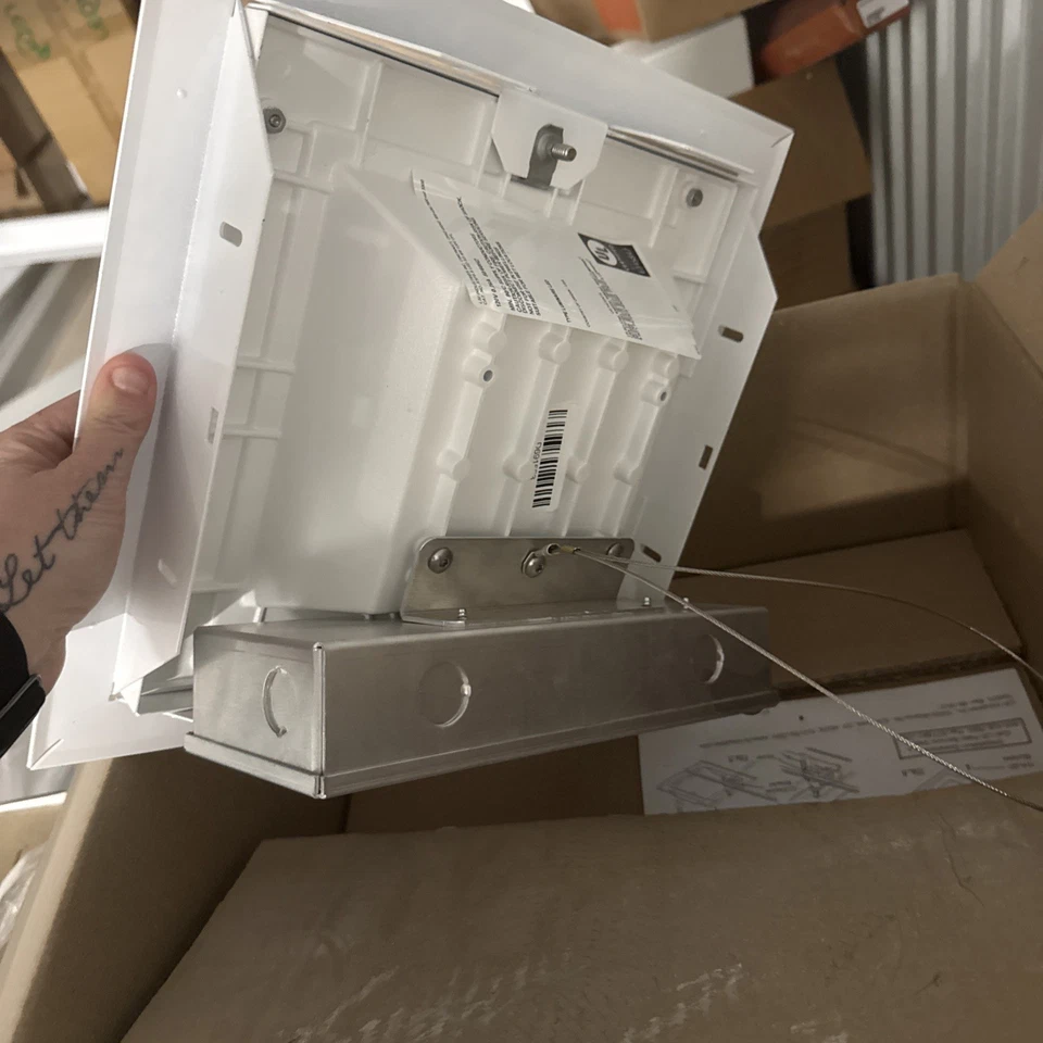 (2) 8” LED Oblea Luz Cuadrada Delgada Blanco Mate Lithonia 264RE2 120-277V 3000K Foto 2 de 3