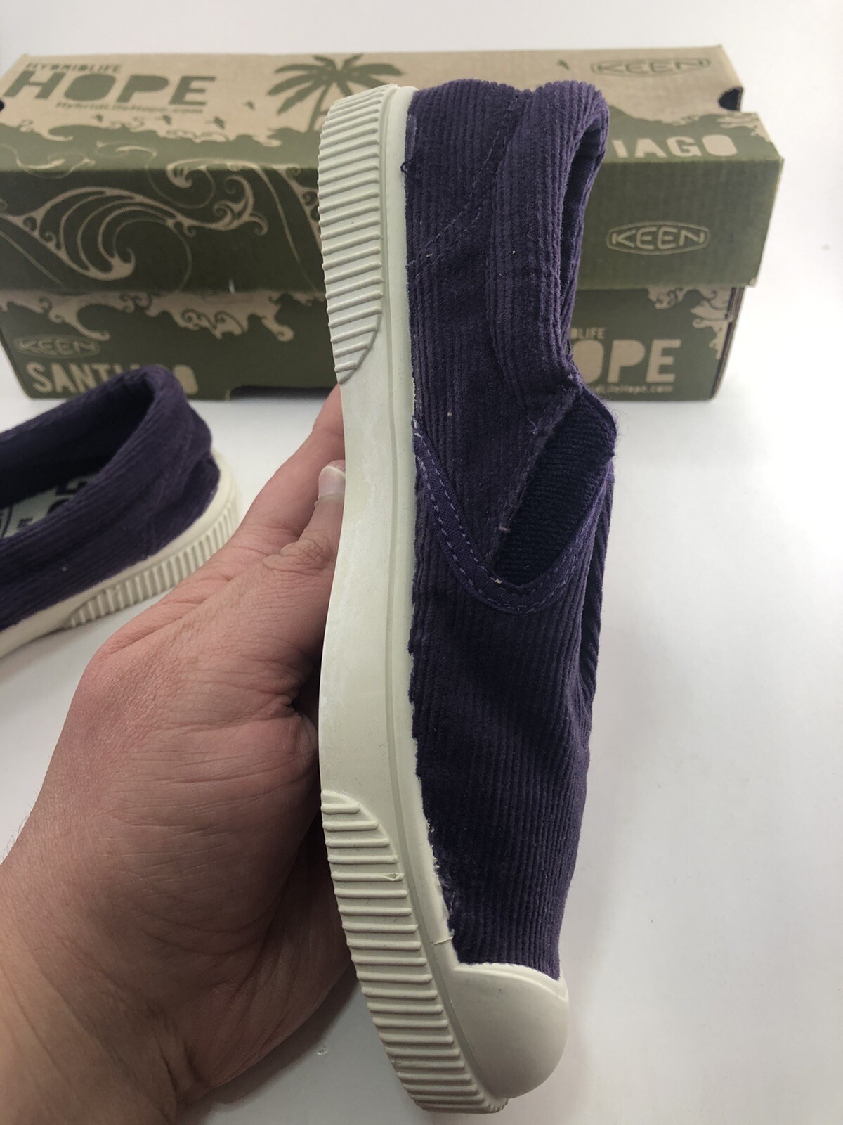 Scarpe mocassino slip on Keen in velluto a coste Santiago per ragazze giovanili uva dolce US 3