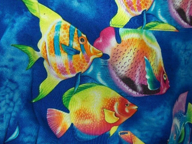 Peaches Uniforms fish scrub top - X Small - Image 2 of 3
