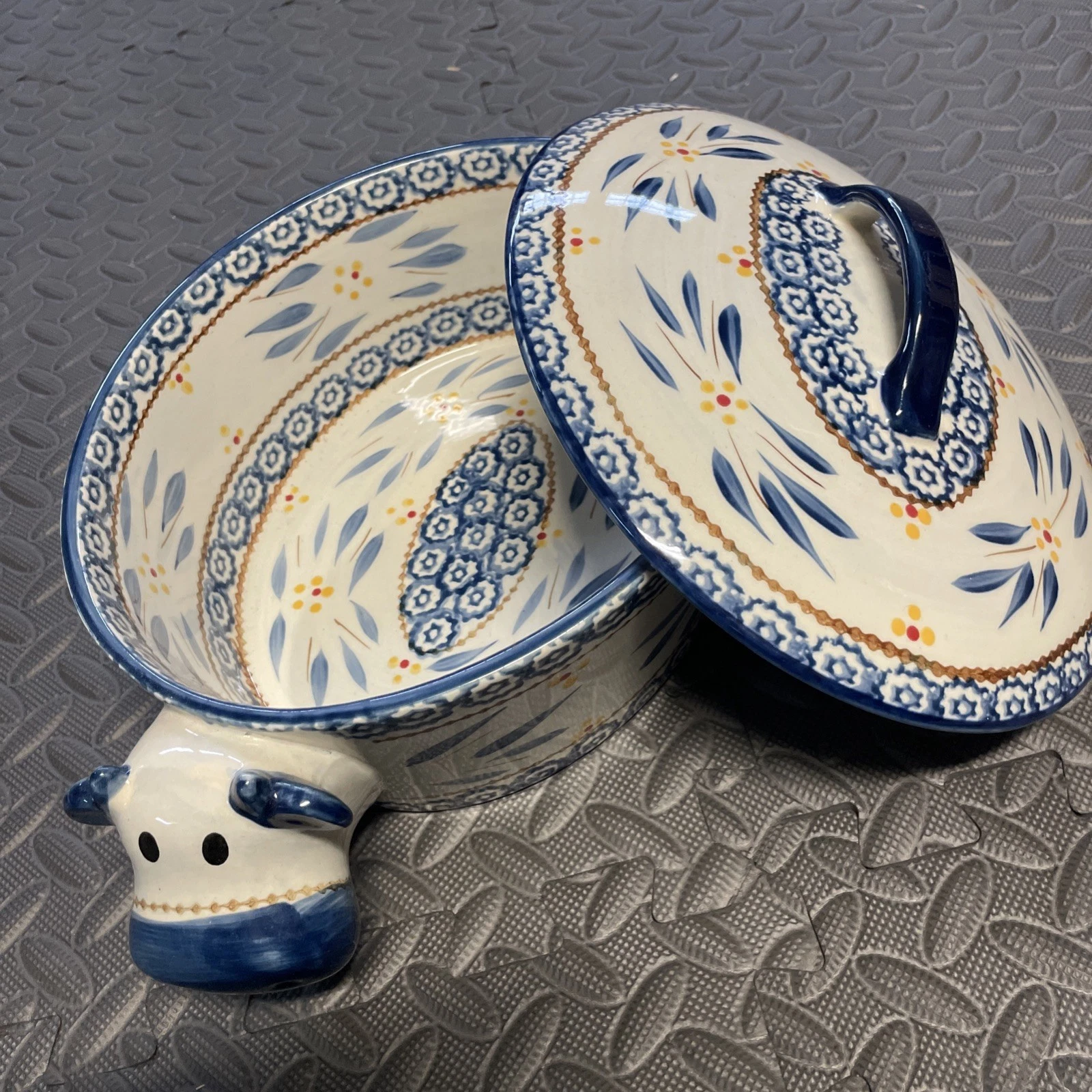 Temp-Tations By Tara Old World Ovenware Blue Cow Casserole Dish 2.5 Qt