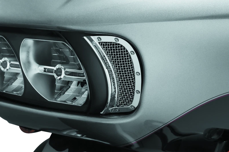 Acentos de ventilación de faros de malla Kuryakyn cromados para Harley Davidson Road Glide Foto 2 de 4