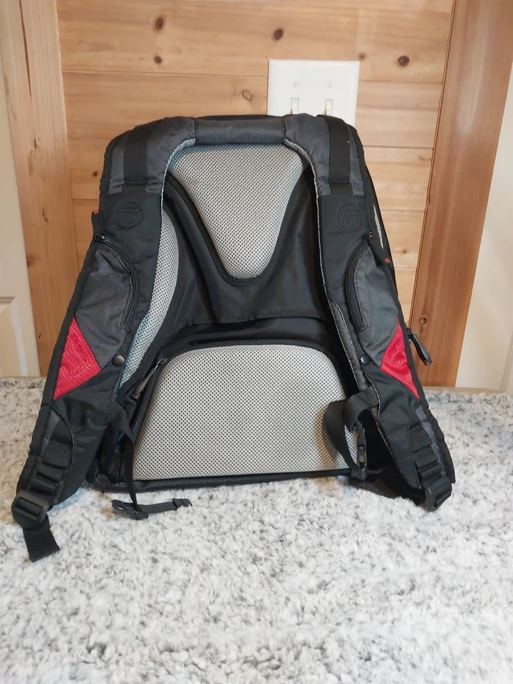 Mochila Targus 18 pulgadas de alto por 16 pulgadas de ancho Foto 2 de 4