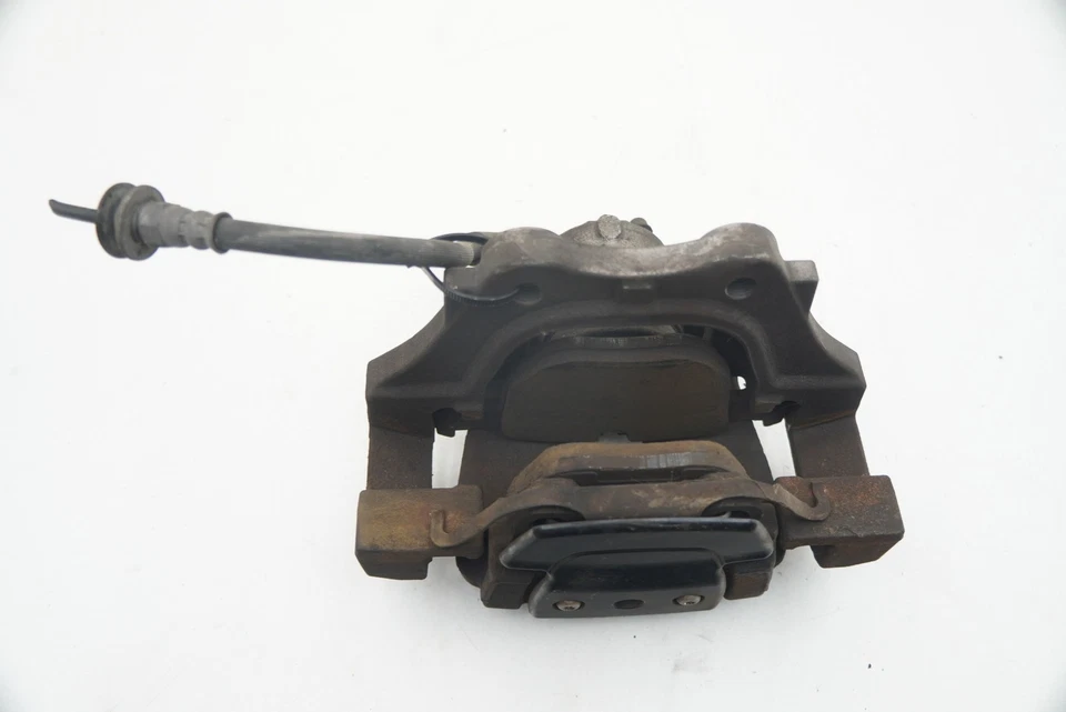 Pinza de freno trasera izquierda y soporte 34216789715 OEM Rolls Royce Ghost Series I RR4 Foto 3 de 4