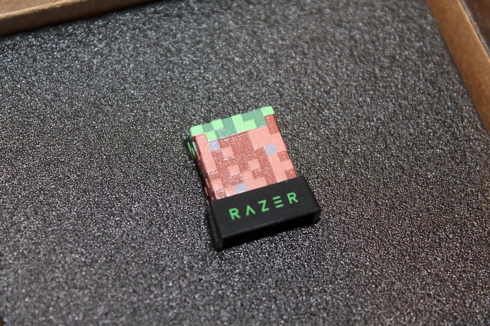 Razer Minecraft Grass Block Keycap 2025 RARE LIMITED EDITION - Image 4 of 4