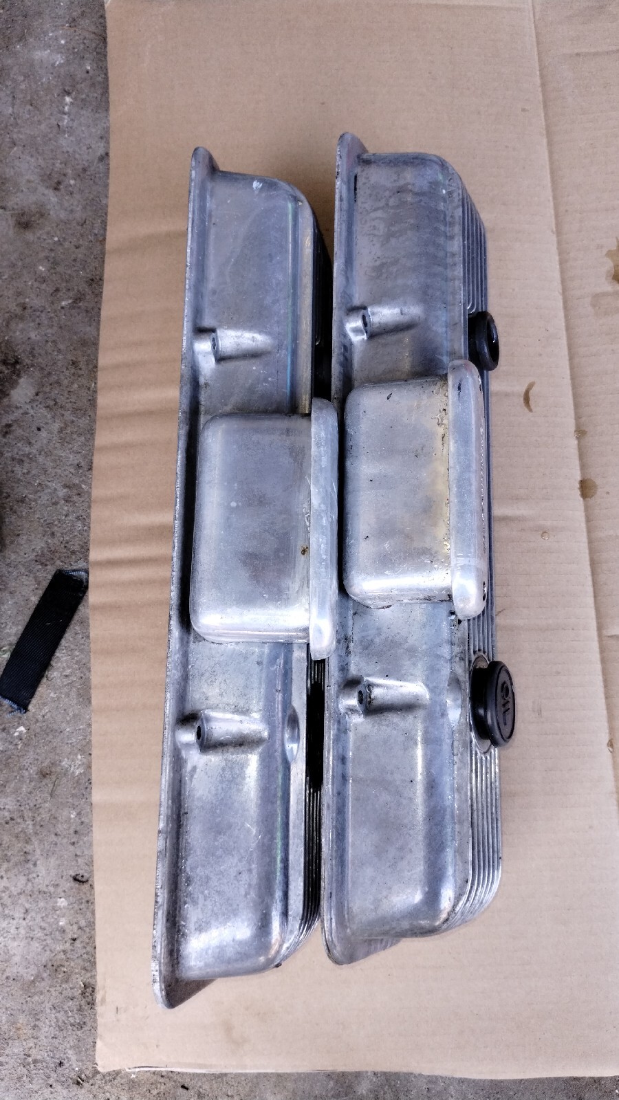 Corvette/Camaro 350 LT1/Z28 valve covers 19712 only GM 3989005