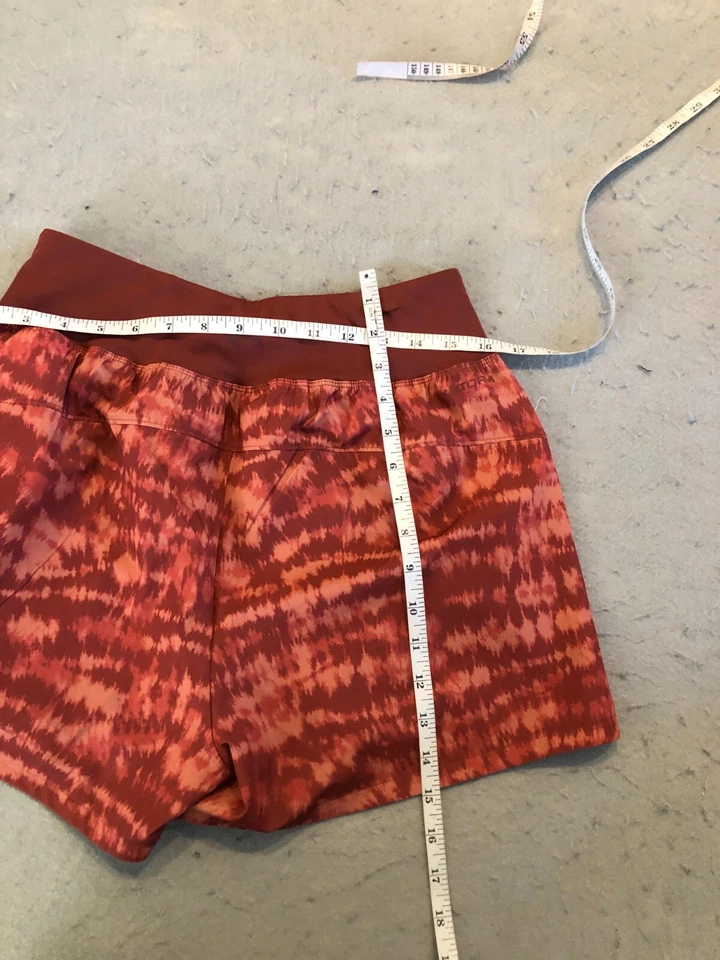 Pantalones Cortos Under Armour Para Mujer Pequeños Nuevos Fusion Ajustados 1383556 Precio de Venta sugerido por el fabricante $50 Foto 4 de 4