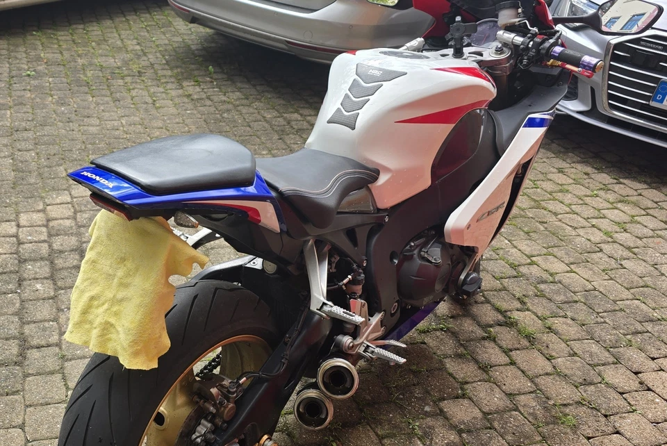 Honda HCR CBR 1000RR Fireblade SC59 - Bild 2 von 4