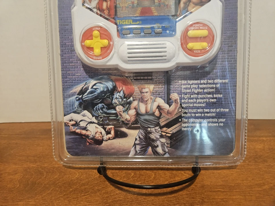 Tiger Electronics Capcom STREET FIGHTER II LCD Video Game -New In sealed Package - Image 4 of 4