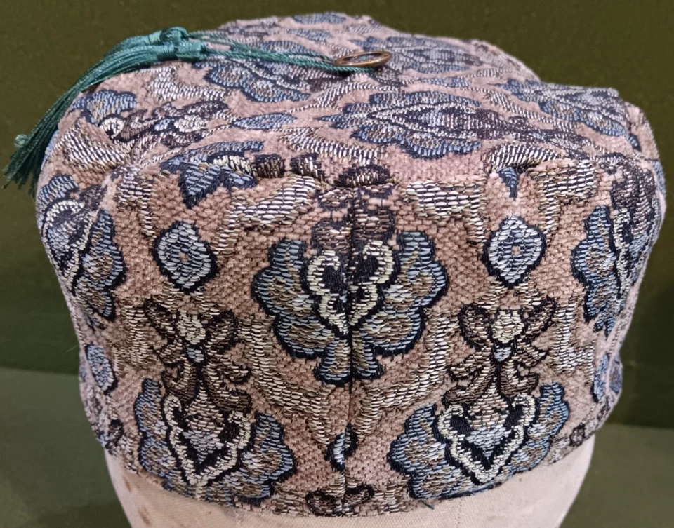 SMOKING CAP Repro 1800's Victorian Style Tan, Gold & Green  Metal  Button Size L - Image 4 of 4