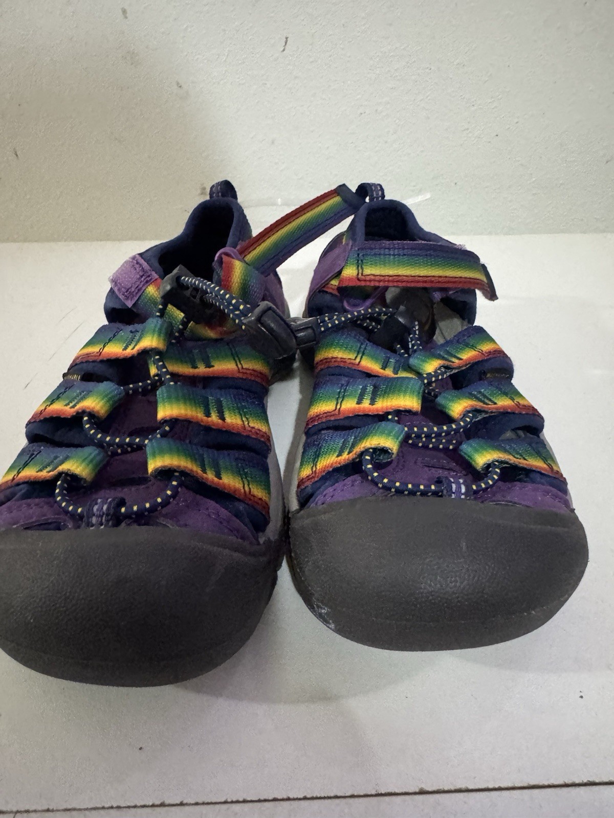Sandali Keen bambini giovani taglia 13 arcobaleno viola regolabili escursionismo acqua usati in ottime condizioni