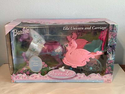 Barbie du lac des cygnes licorne violette et calèche B2662 NEUVE