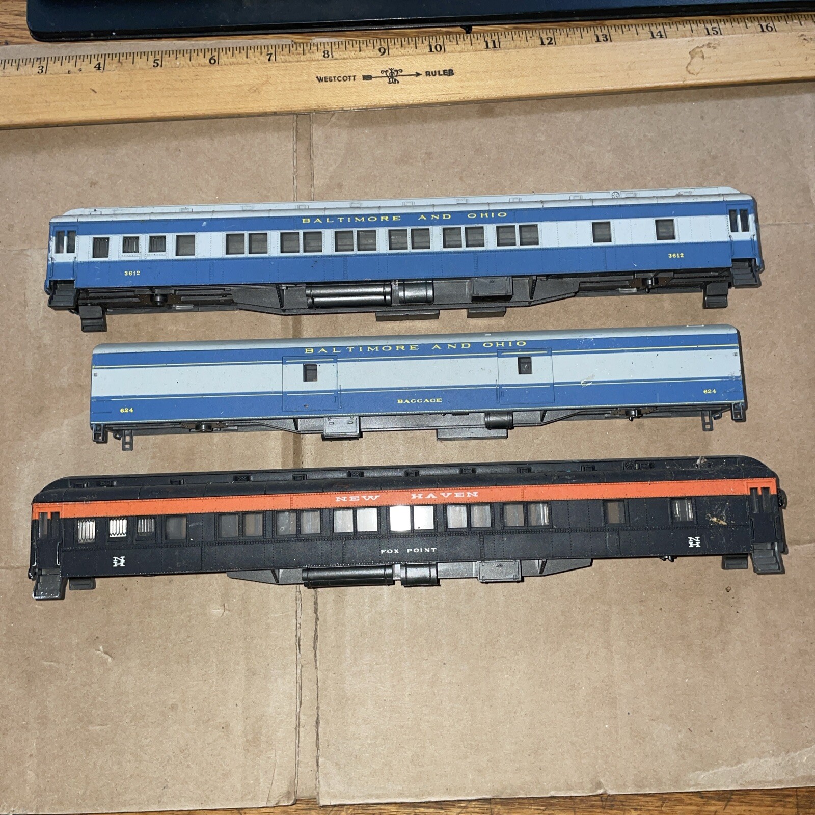 Vintage Lot Of 3 HO Scale Rivarossi Passenger Cars All With No Trucks B