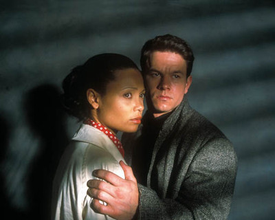 Mark Wahlberg & Thandie Newton 8x10 Foto (Andere Größen Verfügbar)