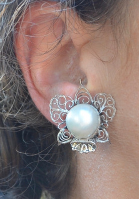 Retro 14K White Gold 13mm Mobe Pearl & Filigree Ear Clips