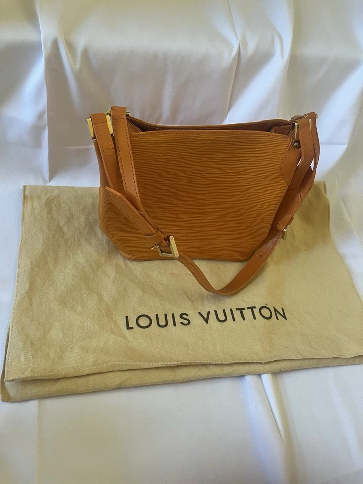LOUIS VUITTON Epi MandalaMM Shoulder Bag Orange Mandarin M5889H LV Auth129904 - Image 2 of 4