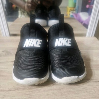 Nike Flex Runner Unisex Kids Slip-On Sneakers Black White Logo Comfort US 7