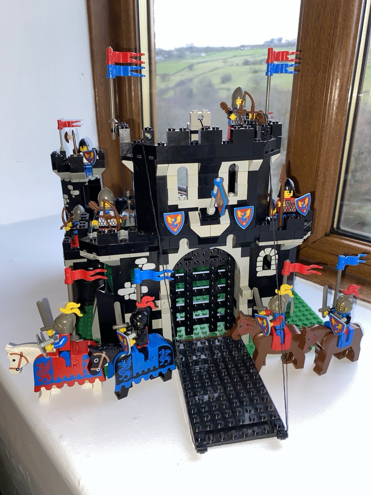 LEGO Castle Black Monarch's Castle 1988 Vintage Building Set 6085 100% complete