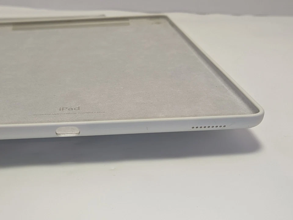 Силиконовый чехол Apple для 9,7 дюйма iPad Pro (белый) M - Изображение 2 из 4