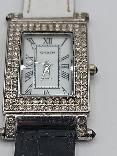 Vintage Gruen Ladies Quartz Watch Crystal Black/White Band Bezel Roman Numerals - 第 5/14 張圖片