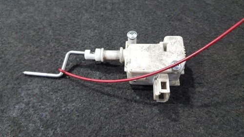 Volkswagen Passat 2000 Fuel Flap Motor 3b0959781, Genuine #256706-34